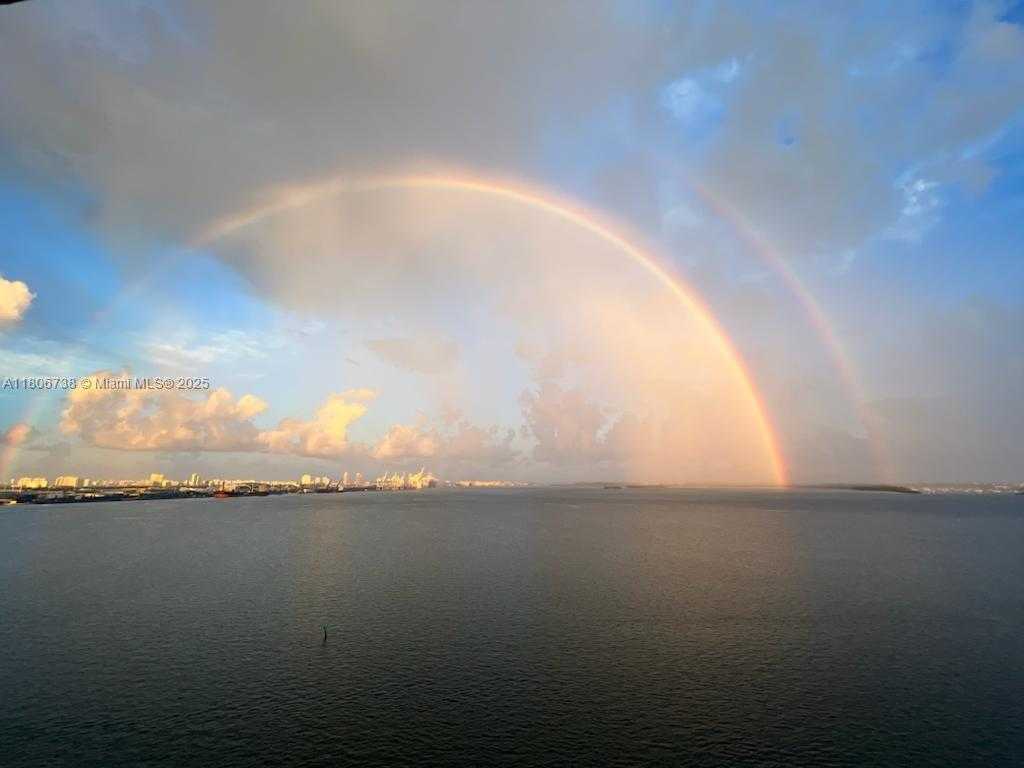 Small Image of 800 CLAUGHTON ISLAND DR #1504, Miami Number 15