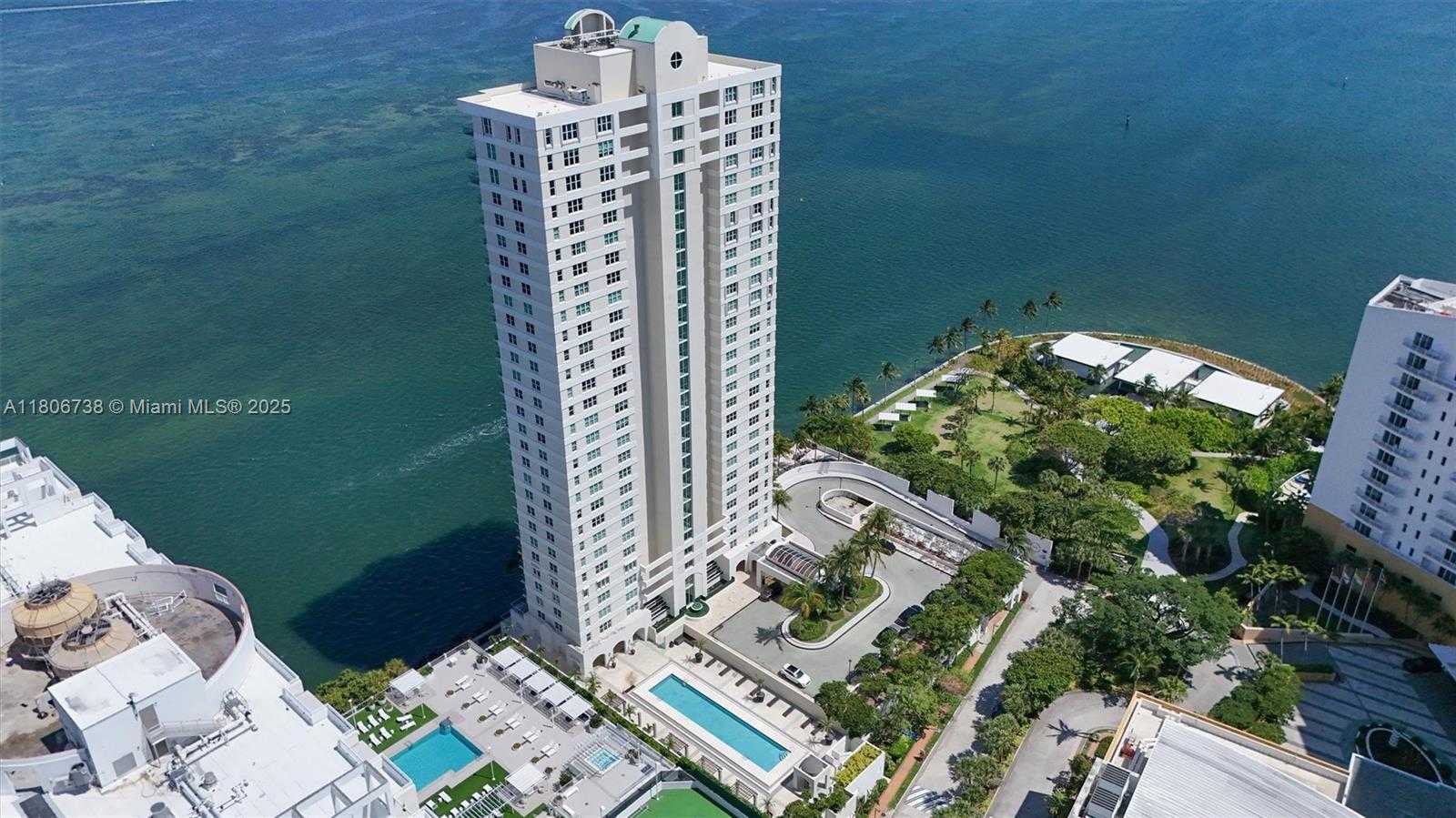 Small Image of 800 CLAUGHTON ISLAND DR #1504, Miami Number 18