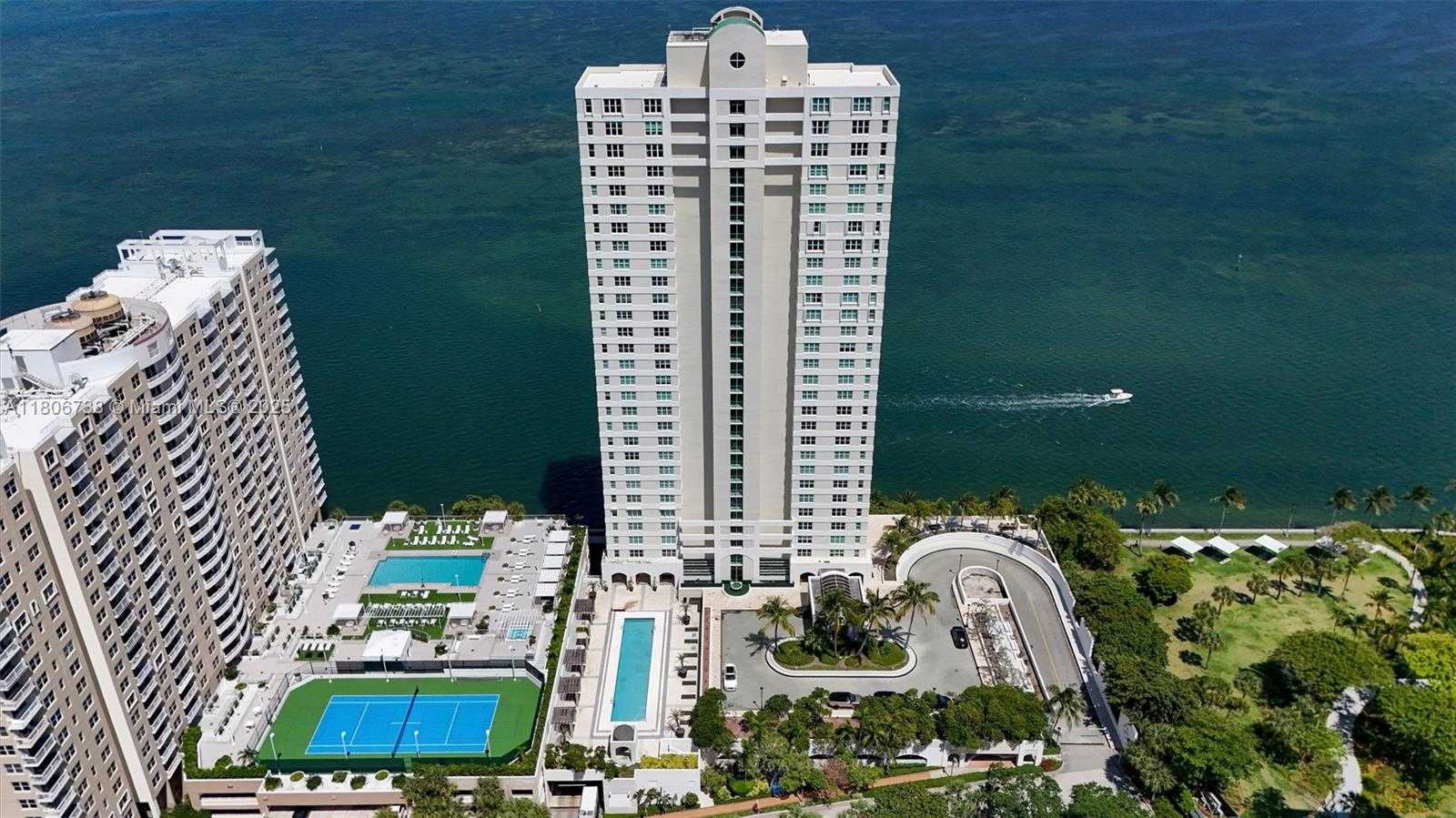 Small Image of 800 CLAUGHTON ISLAND DR #1504, Miami Number 19