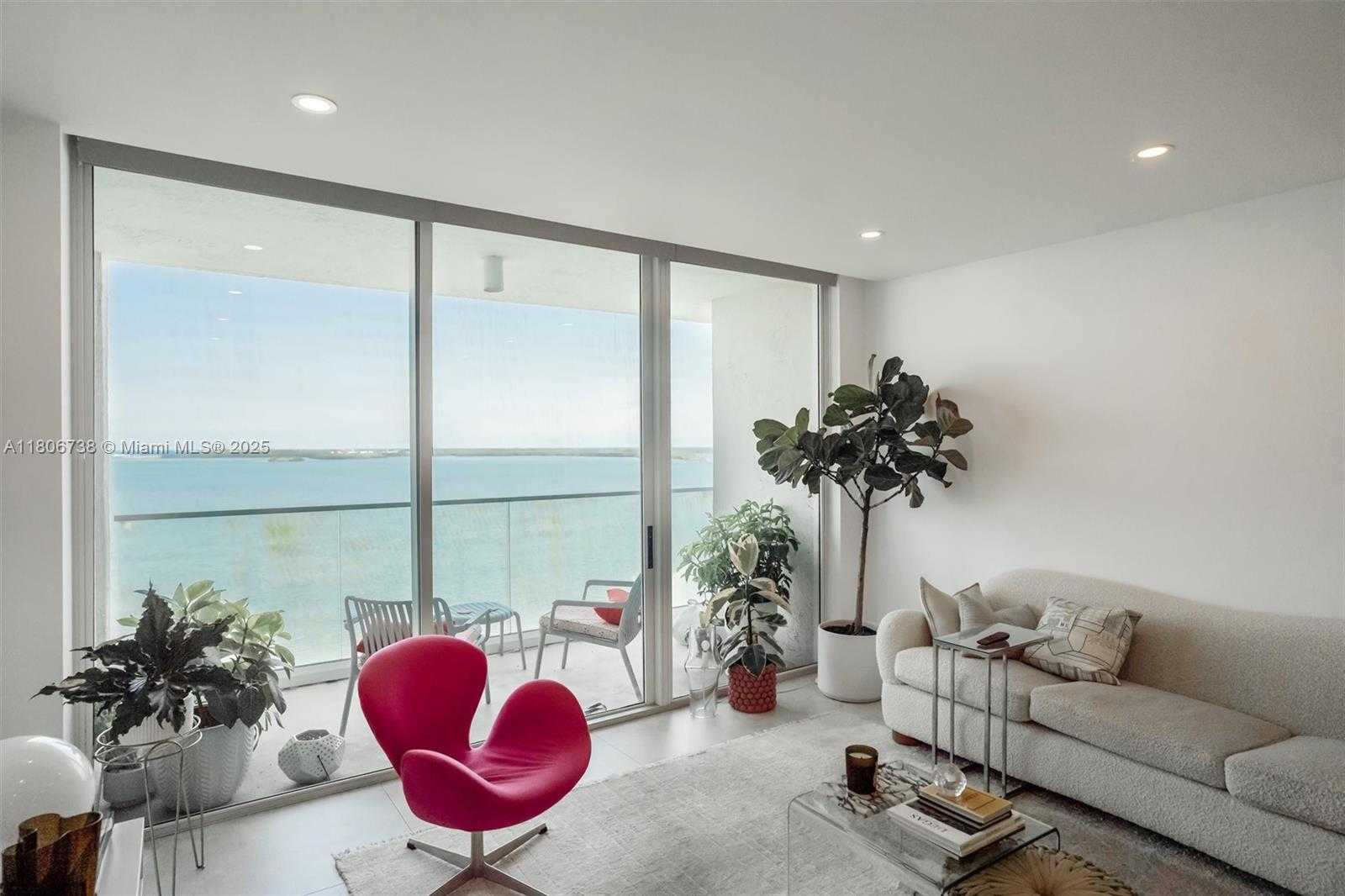 Small Image of 800 CLAUGHTON ISLAND DR #1504, Miami Number 2