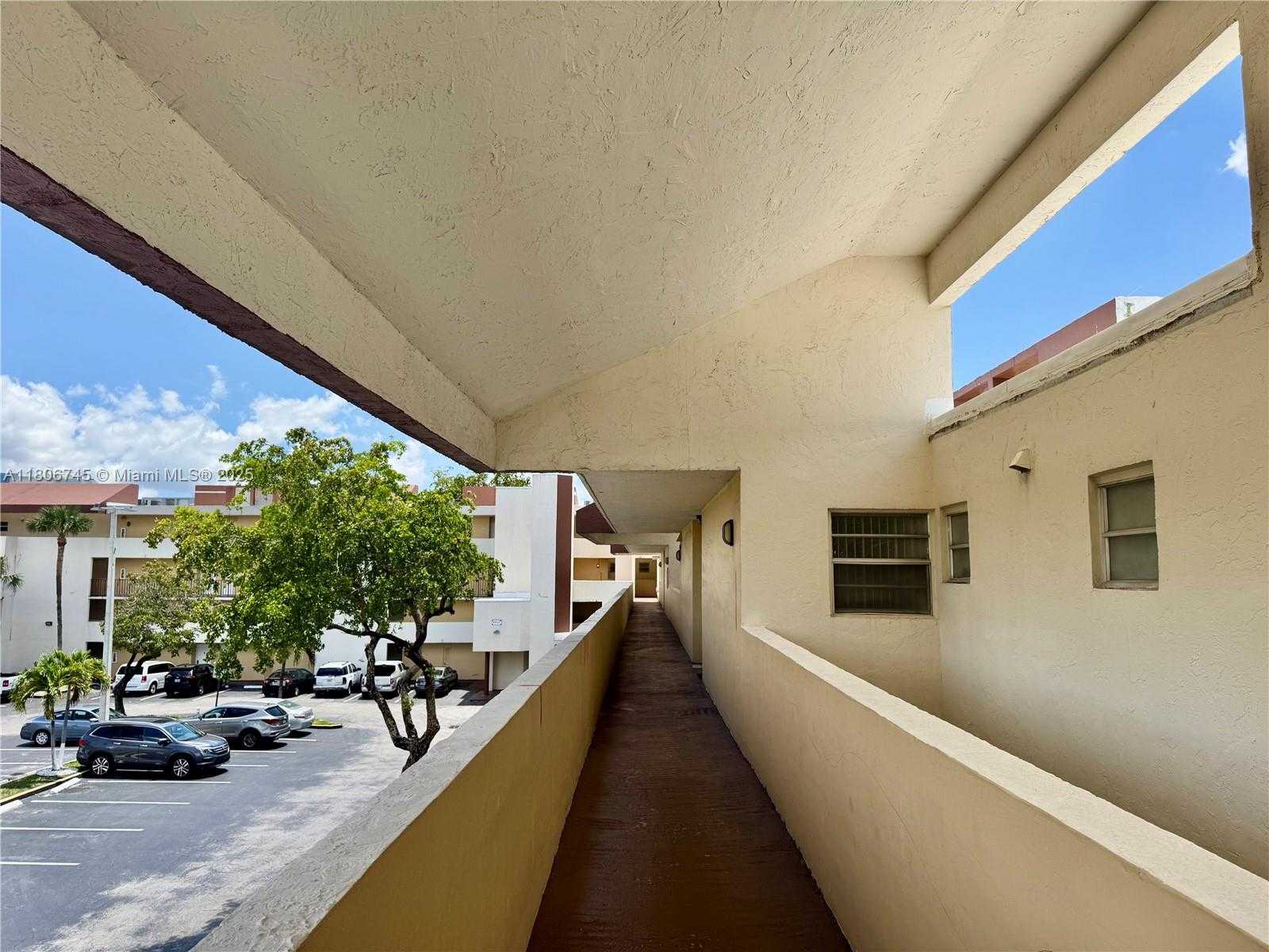 Small Image of 8810 FONTAINEBLEAU BLVD #318, Miami Number 42
