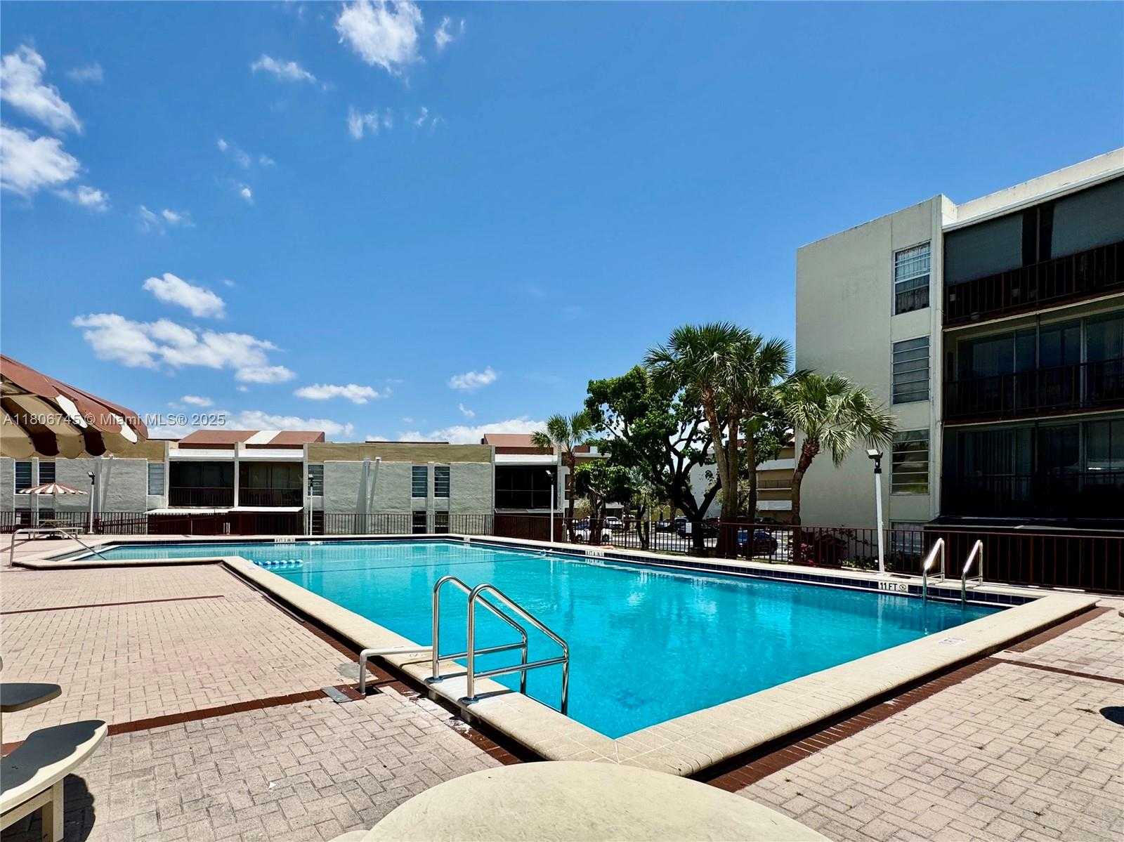 Small Image of 8810 FONTAINEBLEAU BLVD #318, Miami Number 61