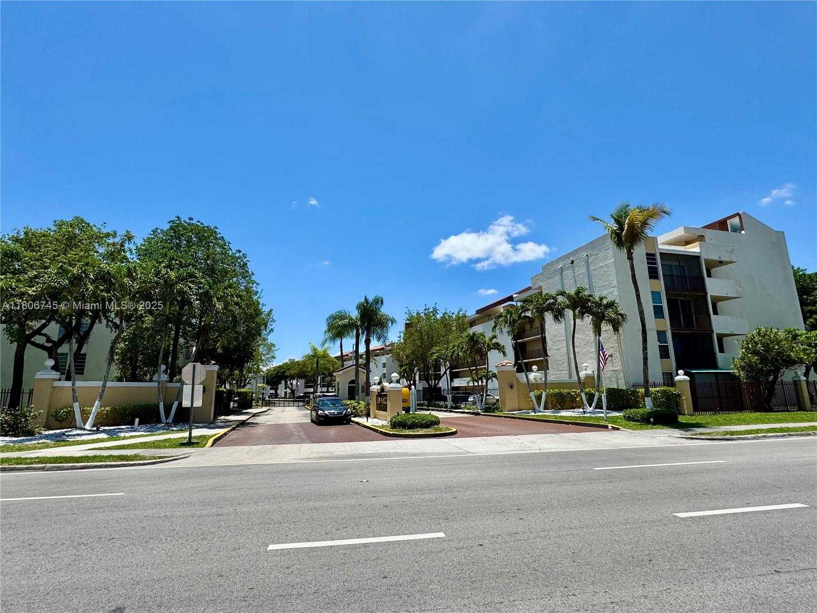 Small Image of 8810 FONTAINEBLEAU BLVD #318, Miami Number 64