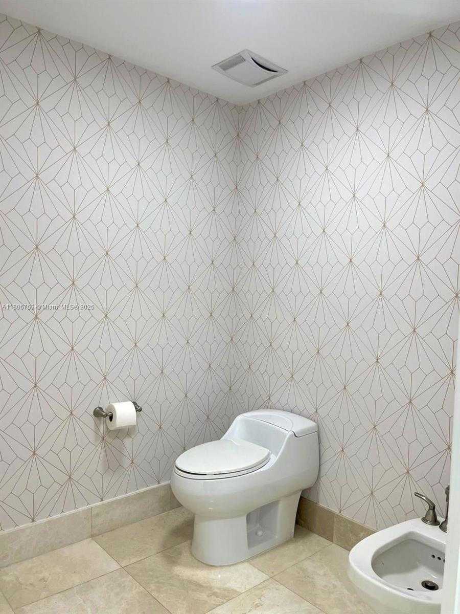 Small Image of 3301 NE 183 ST #1705, Aventura Number 17