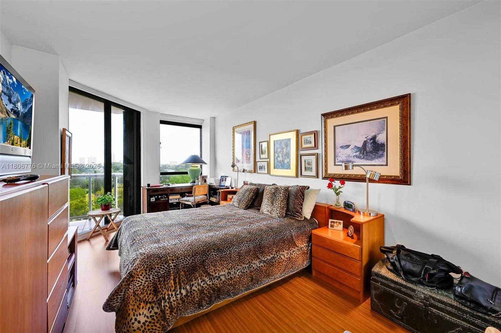Small Image of 3640 YACHT CLUB DR #502, Aventura Number 24
