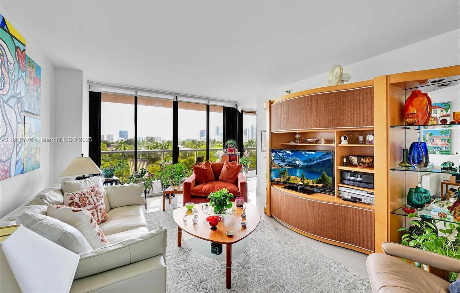 Small Image of 3640 YACHT CLUB DR #502, Aventura Number 3