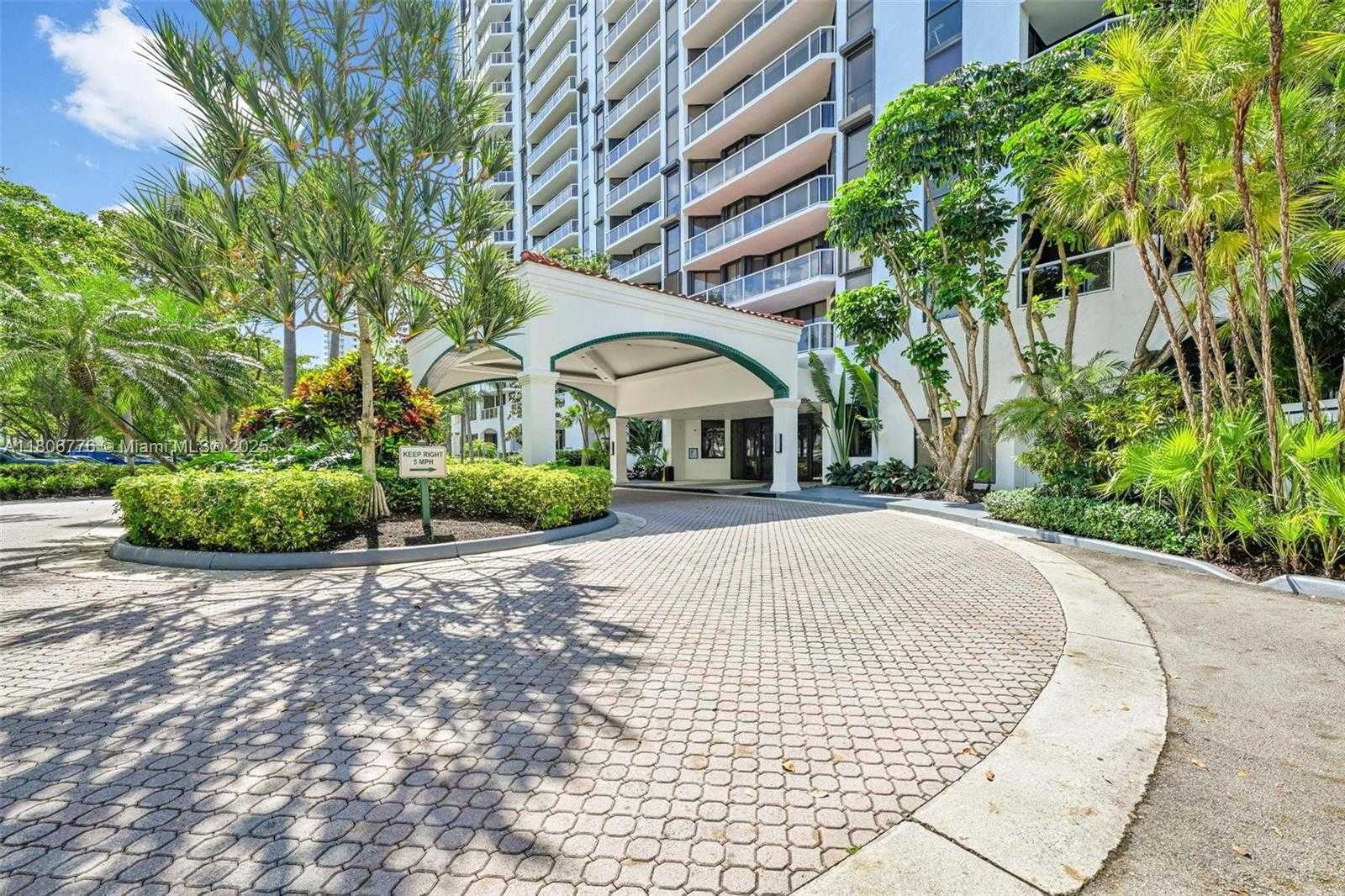 Small Image of 3640 YACHT CLUB DR #502, Aventura Number 30