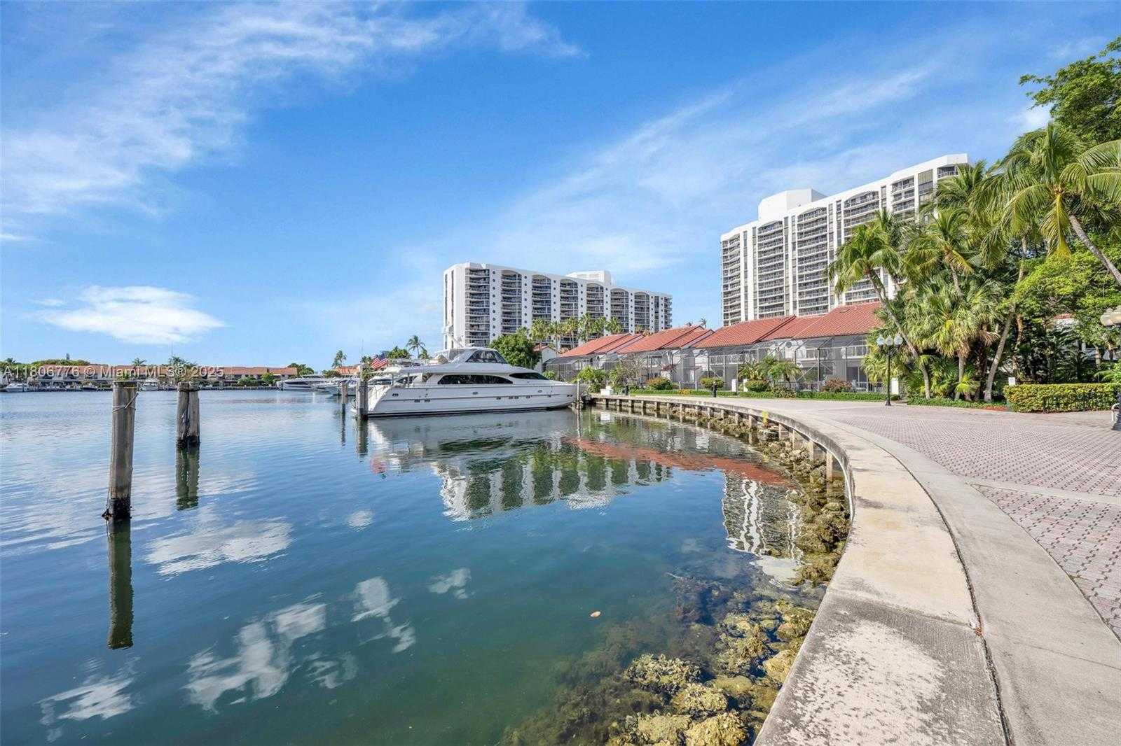 Small Image of 3640 YACHT CLUB DR #502, Aventura Number 35