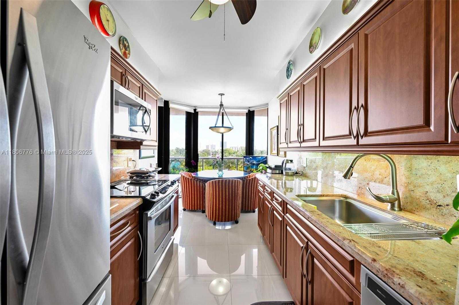 Small Image of 3640 YACHT CLUB DR #502, Aventura Number 8