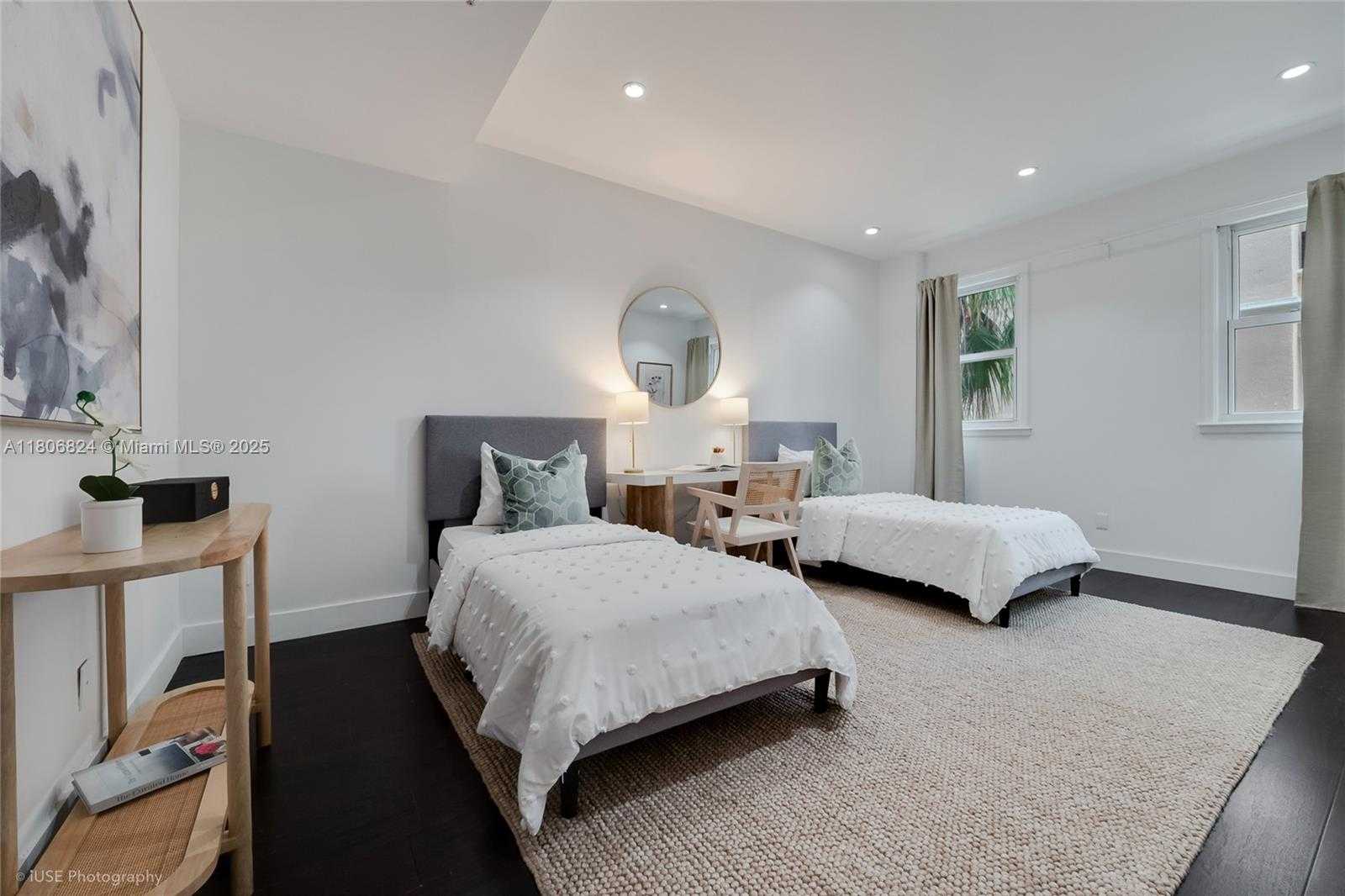 Small Image of 13637 DEERING BAY DR #231, Coral Gables Number 12