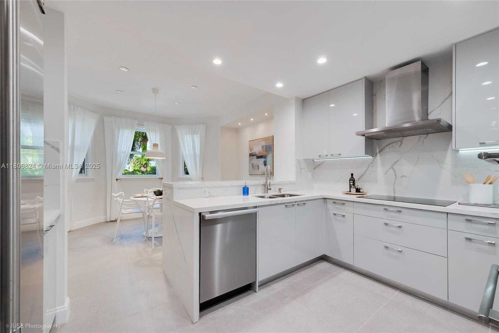 Small Image of 13637 DEERING BAY DR #231, Coral Gables Number 5