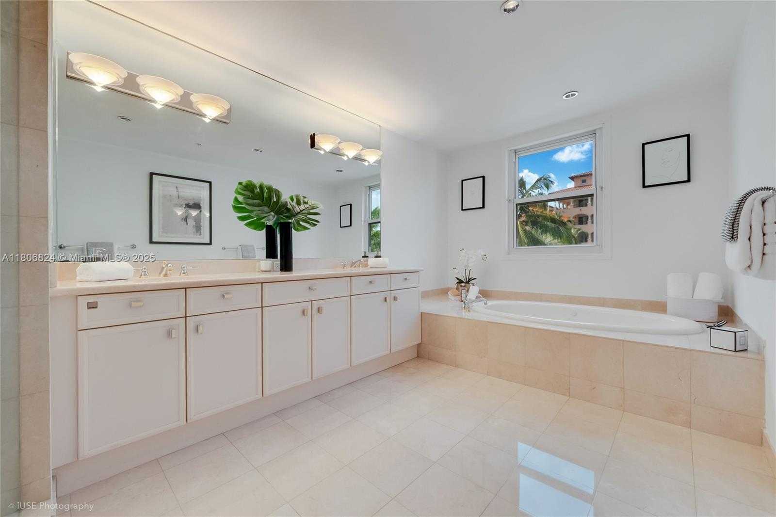 Small Image of 13637 DEERING BAY DR #231, Coral Gables Number 9