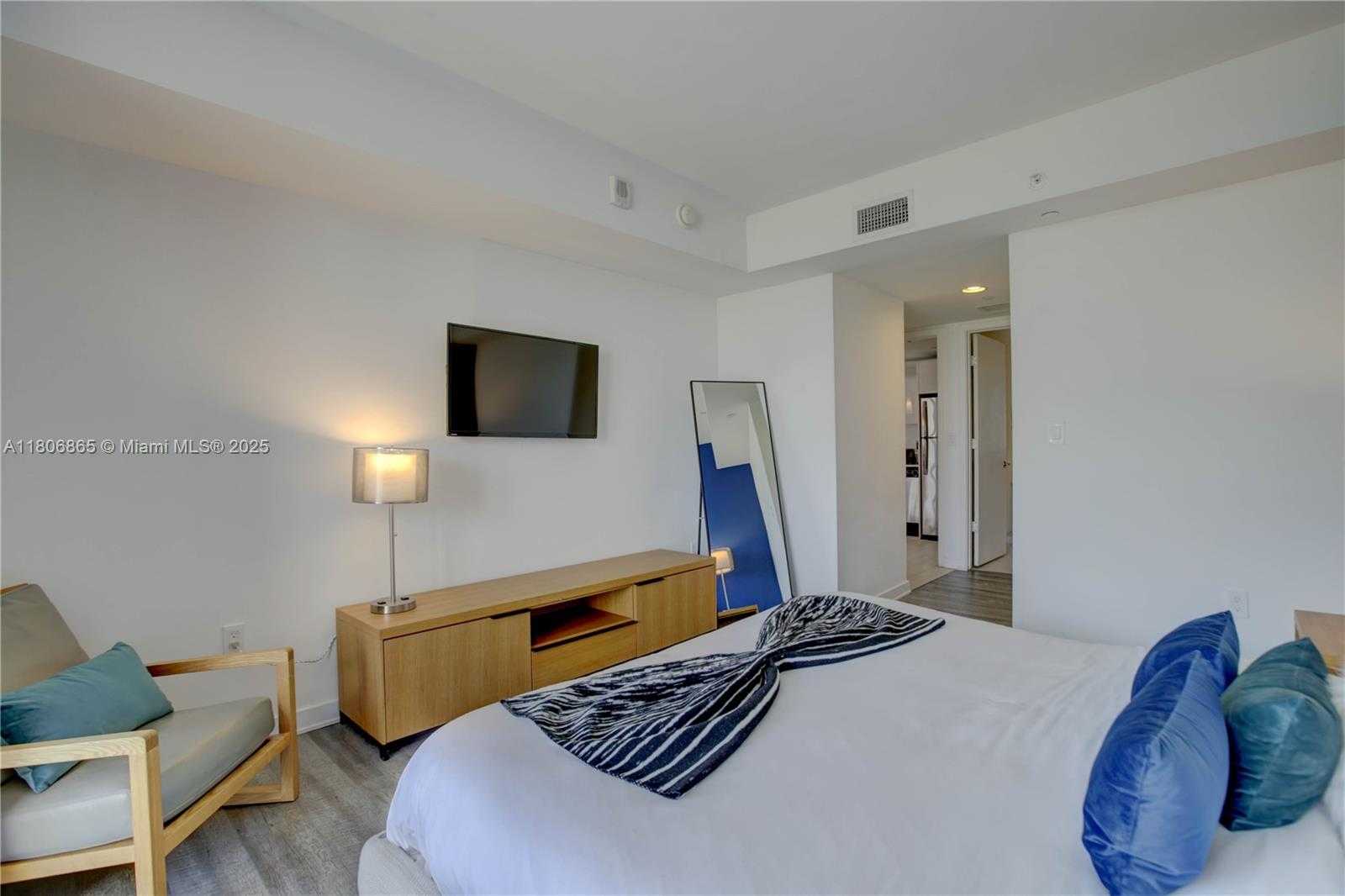 Small Image of 2602 EAST HALLANDALE BEACH BLVD #R407, Hallandale Beach Number 17