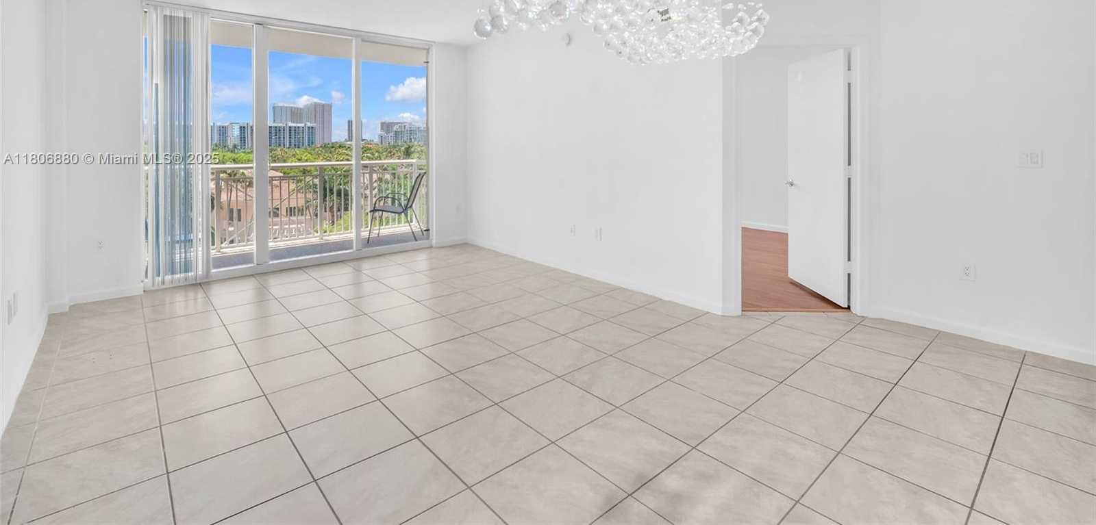 Small Image of 19501 WEST COUNTRY CLUB DR #607, Aventura Number 13