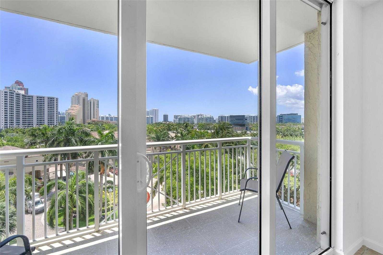 Small Image of 19501 WEST COUNTRY CLUB DR #607, Aventura Number 14