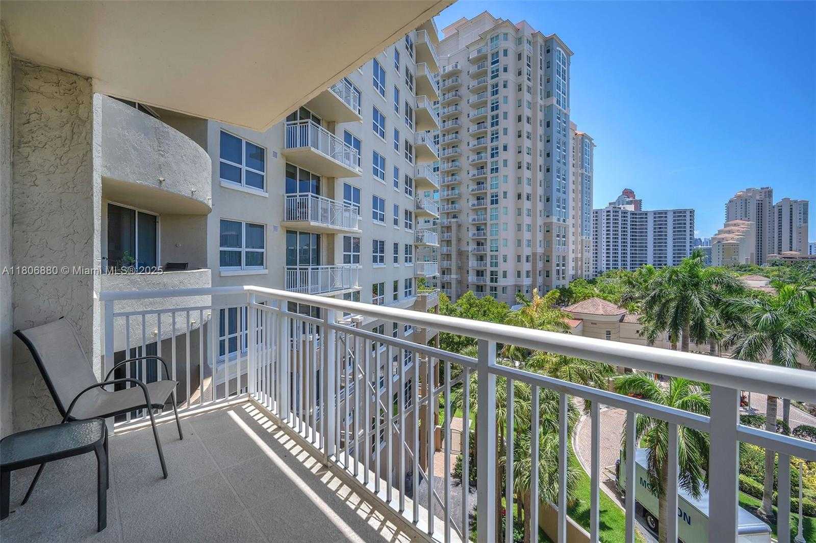Small Image of 19501 WEST COUNTRY CLUB DR #607, Aventura Number 15