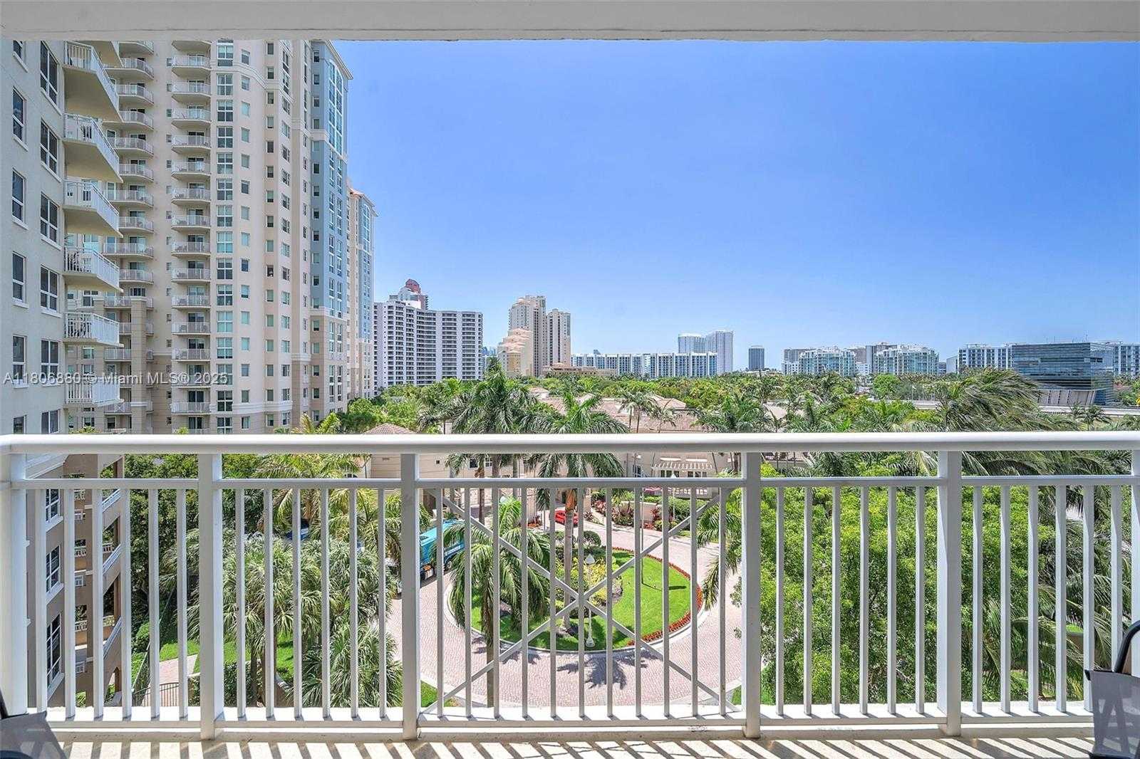 Small Image of 19501 WEST COUNTRY CLUB DR #607, Aventura Number 16