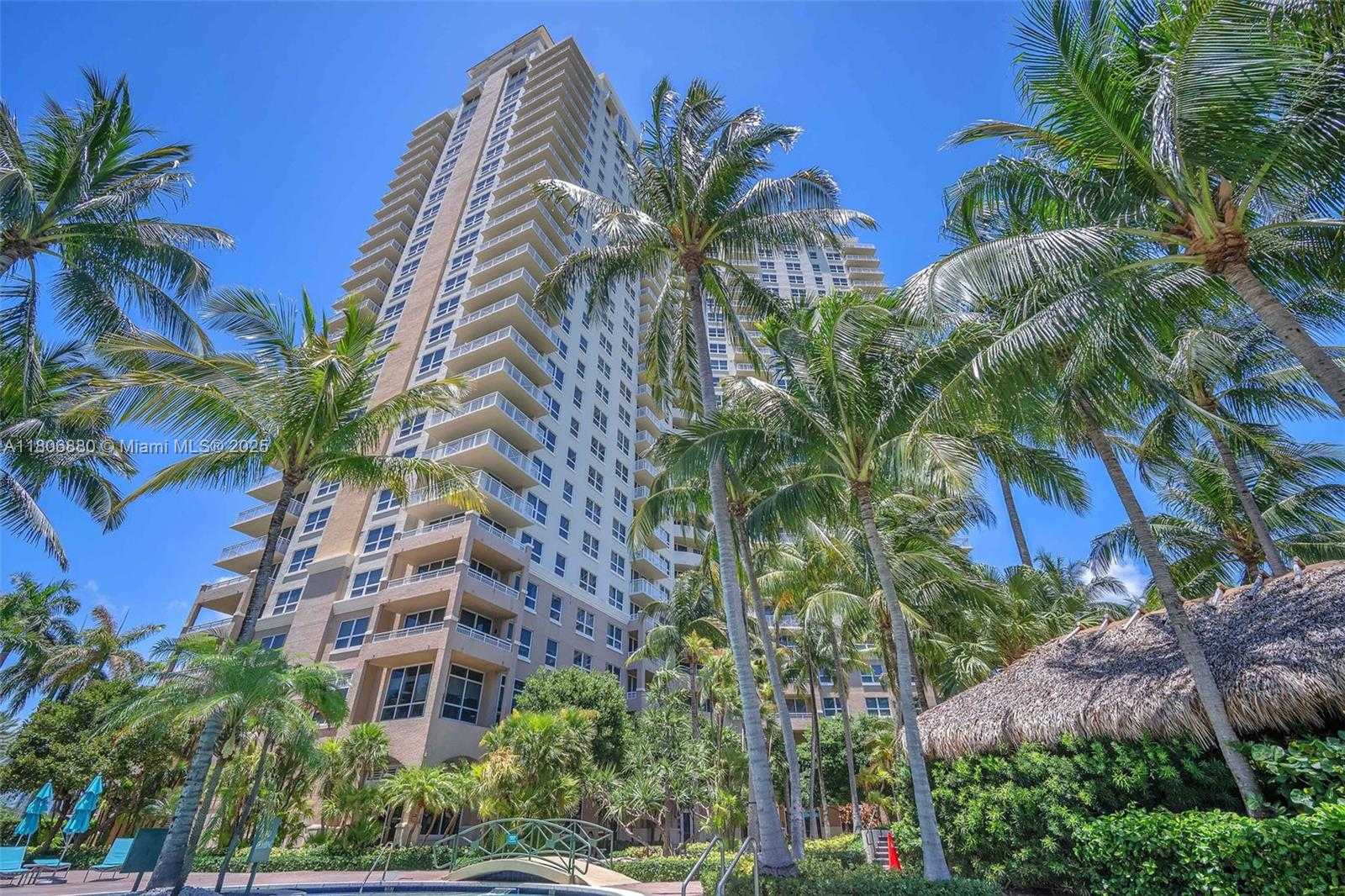 Small Image of 19501 WEST COUNTRY CLUB DR #607, Aventura Number 2