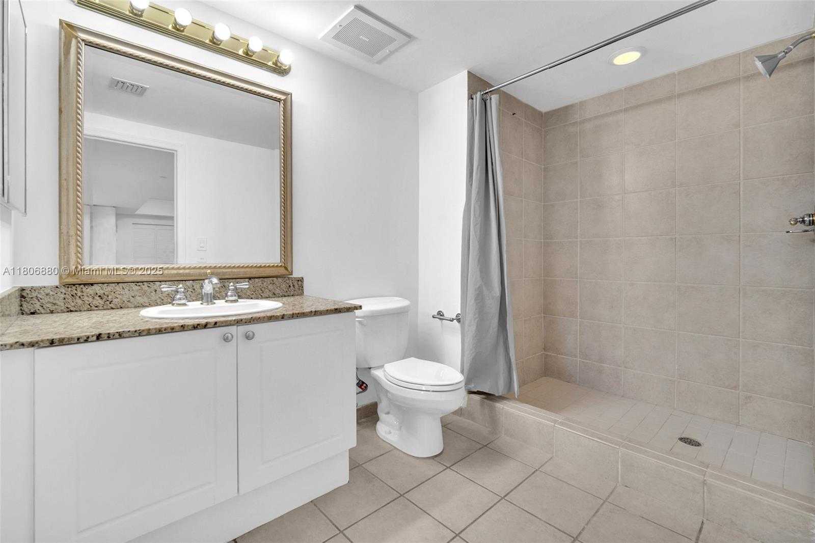 Small Image of 19501 WEST COUNTRY CLUB DR #607, Aventura Number 25