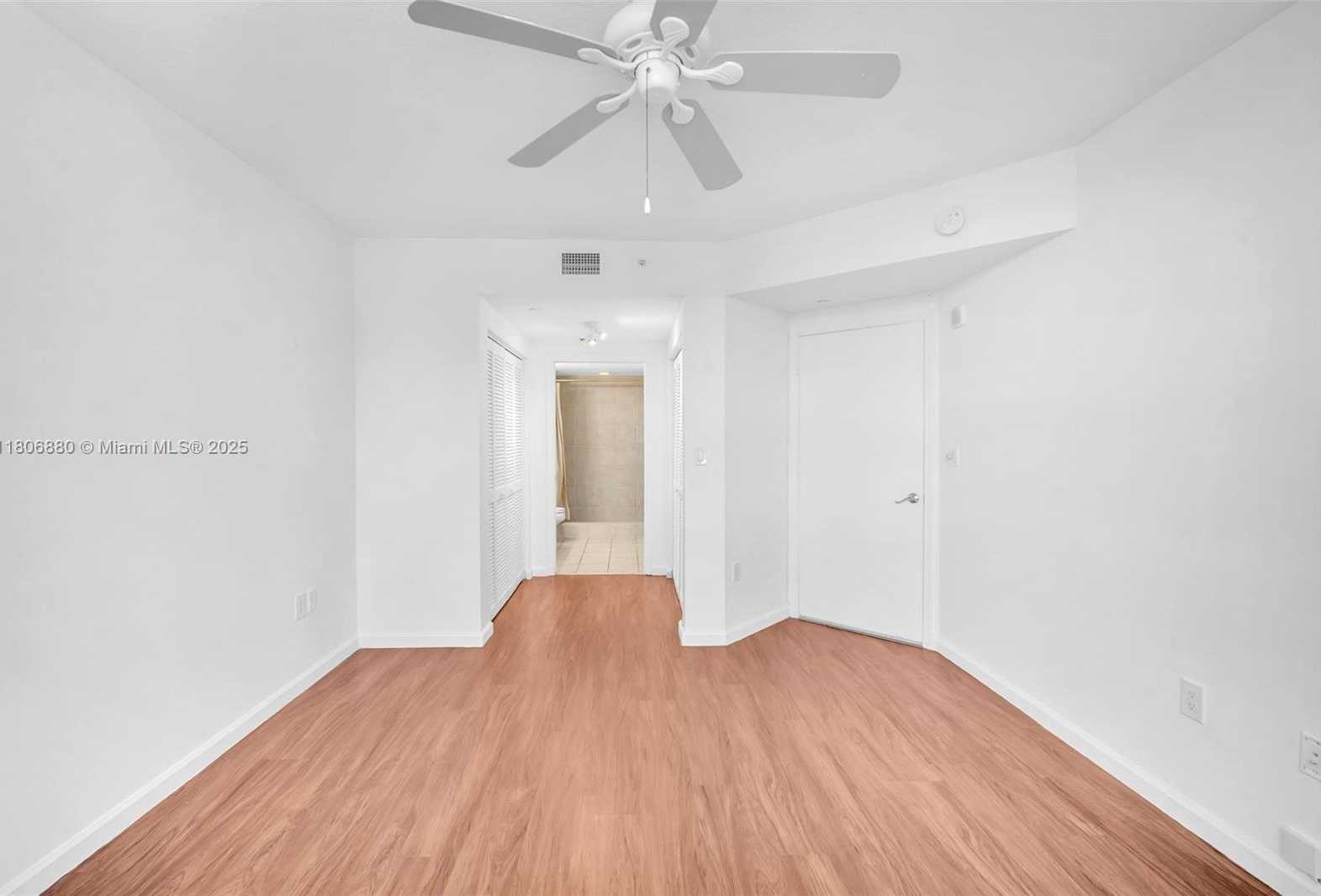 Small Image of 19501 WEST COUNTRY CLUB DR #607, Aventura Number 27