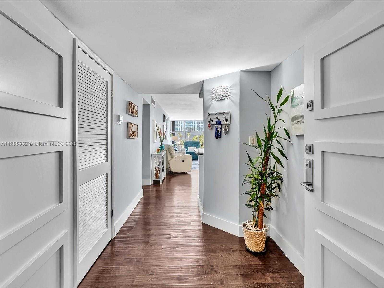 Small Image of 6423 #409, Miami Beach Number 2