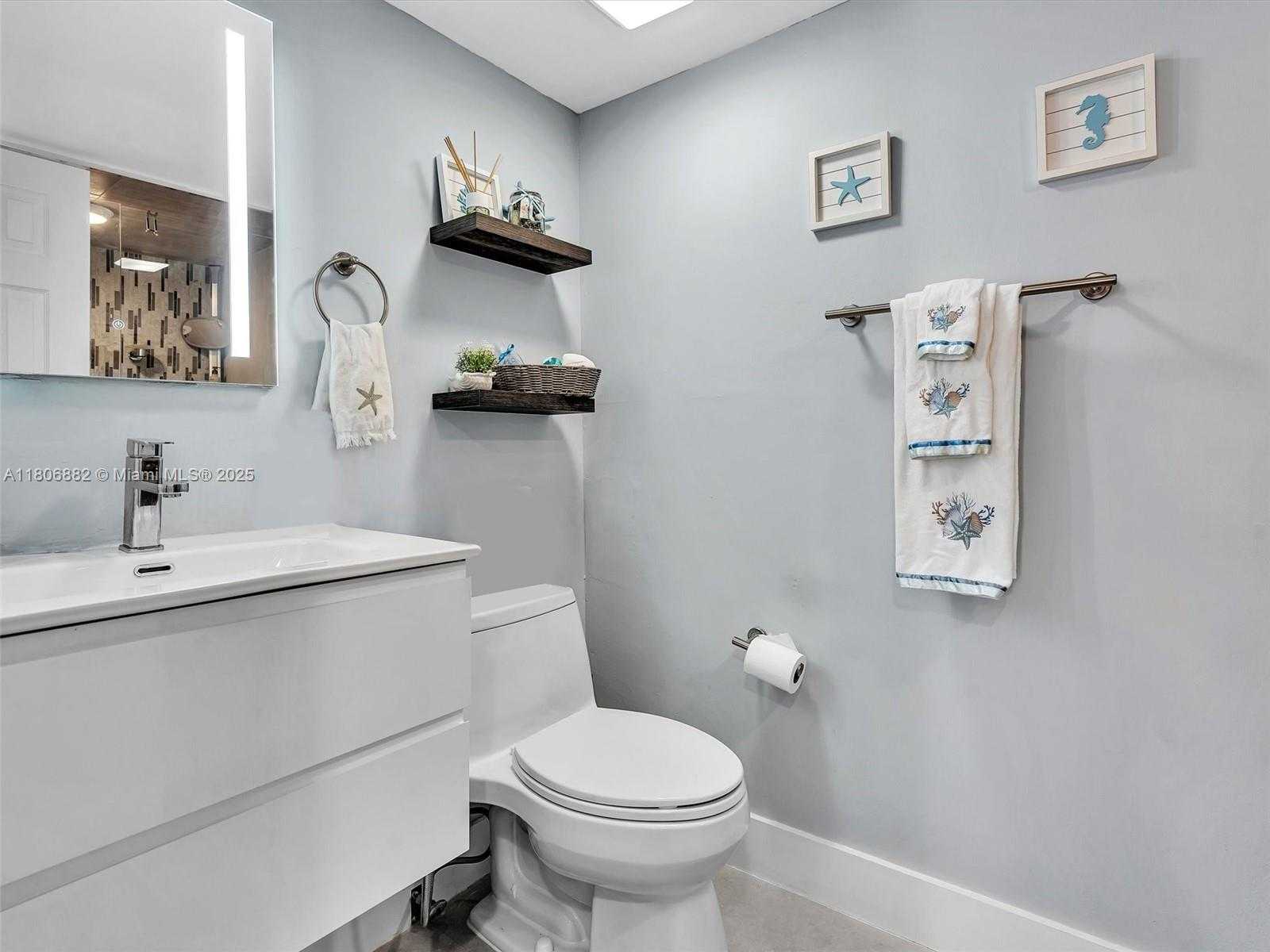 Small Image of 6423 #409, Miami Beach Number 22