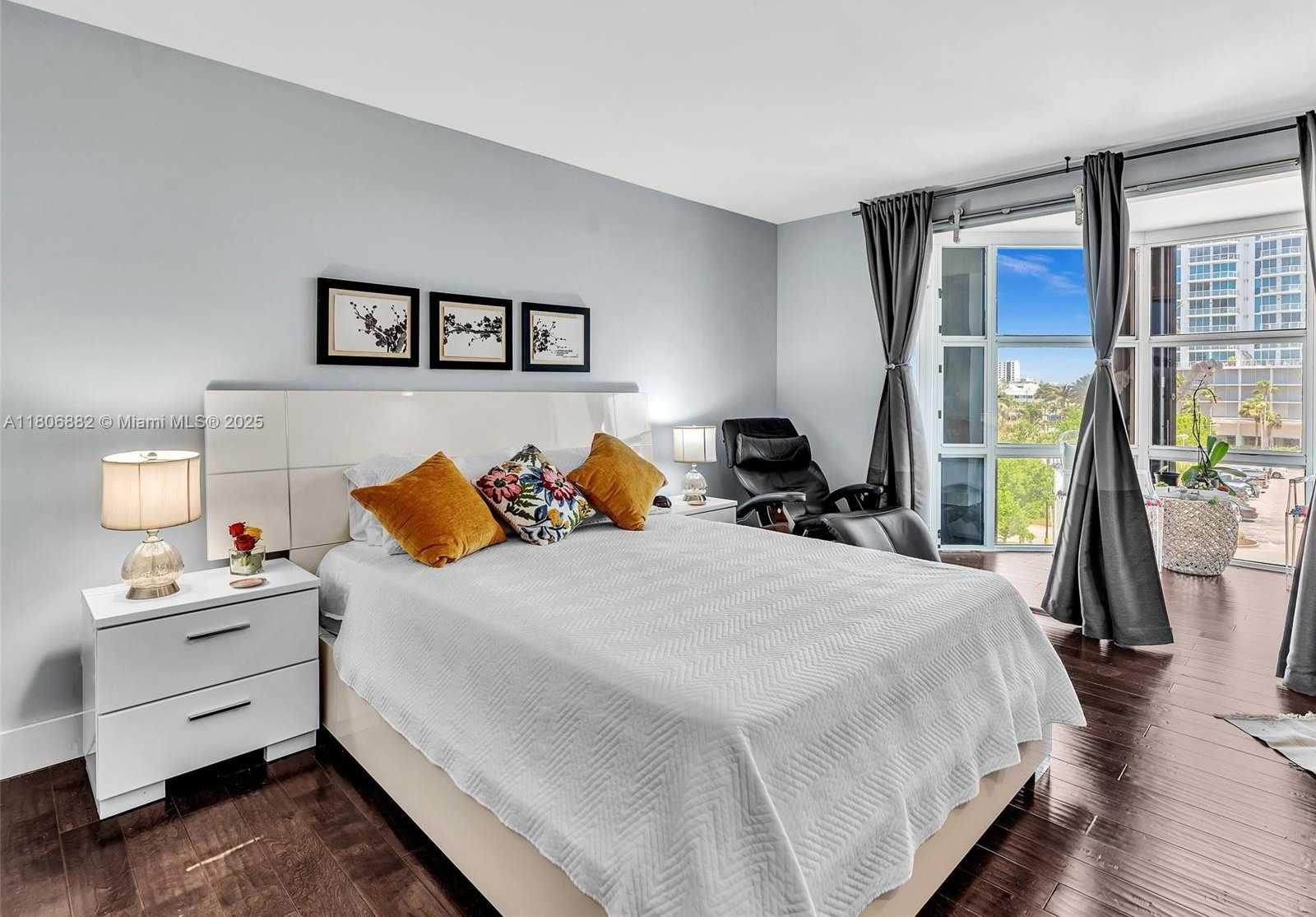 Small Image of 6423 #409, Miami Beach Number 24
