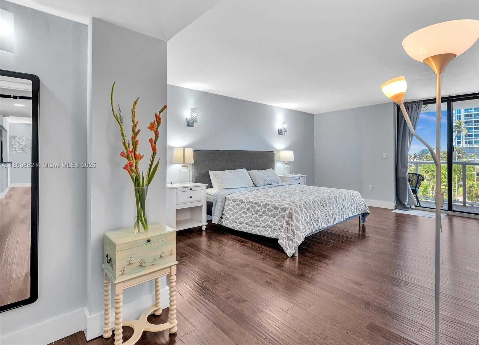 Small Image of 6423 #409, Miami Beach Number 28