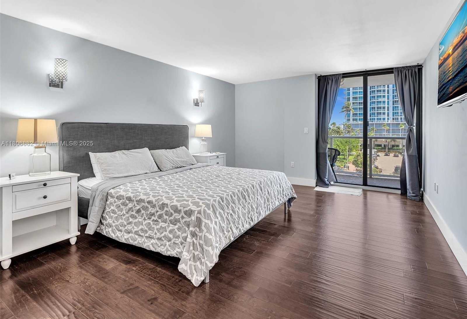 Small Image of 6423 #409, Miami Beach Number 29