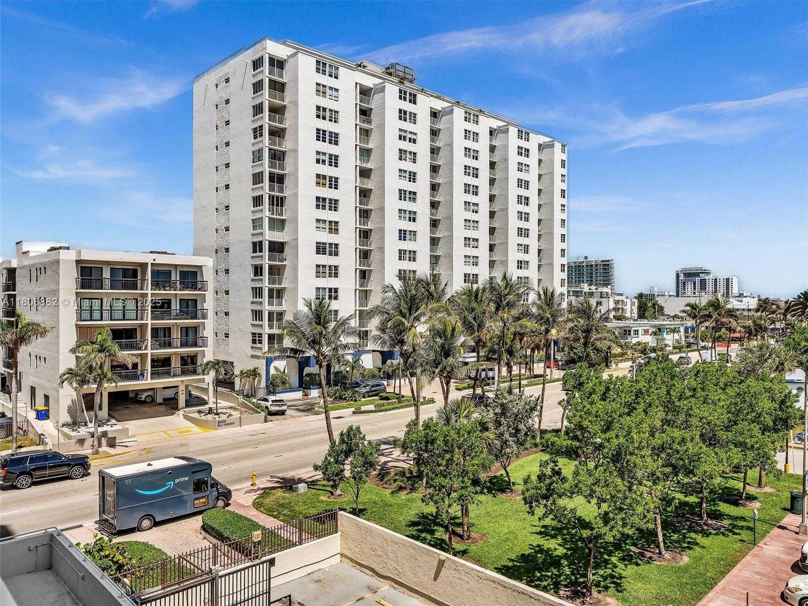 Small Image of 6423 #409, Miami Beach Number 35