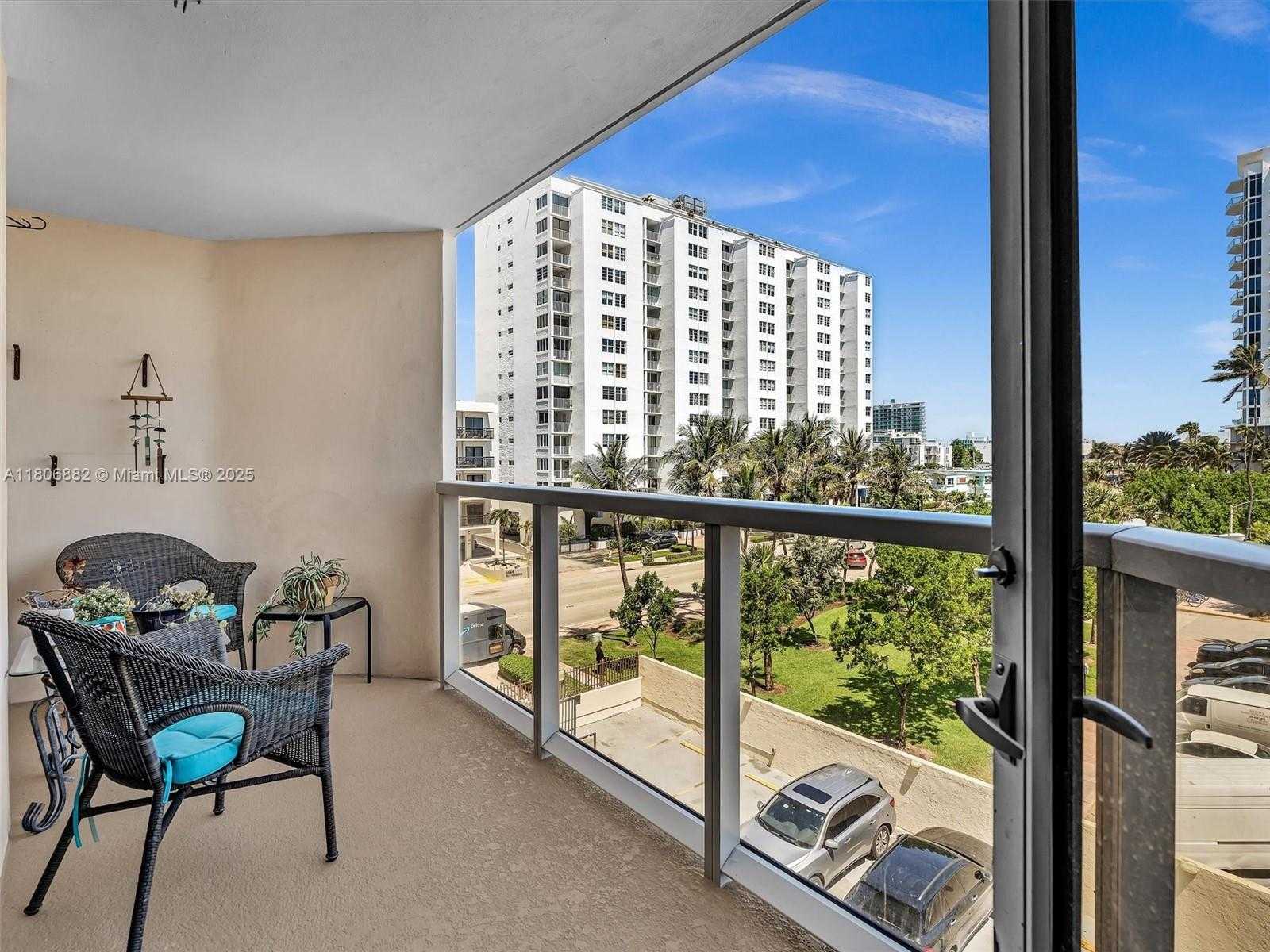 Small Image of 6423 #409, Miami Beach Number 36