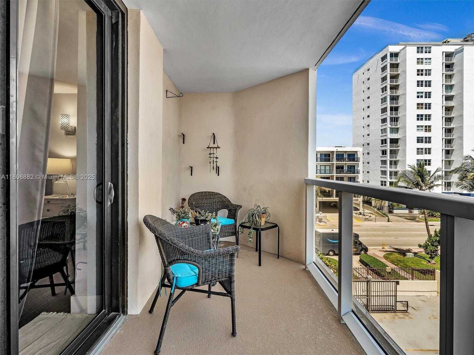 Small Image of 6423 #409, Miami Beach Number 37
