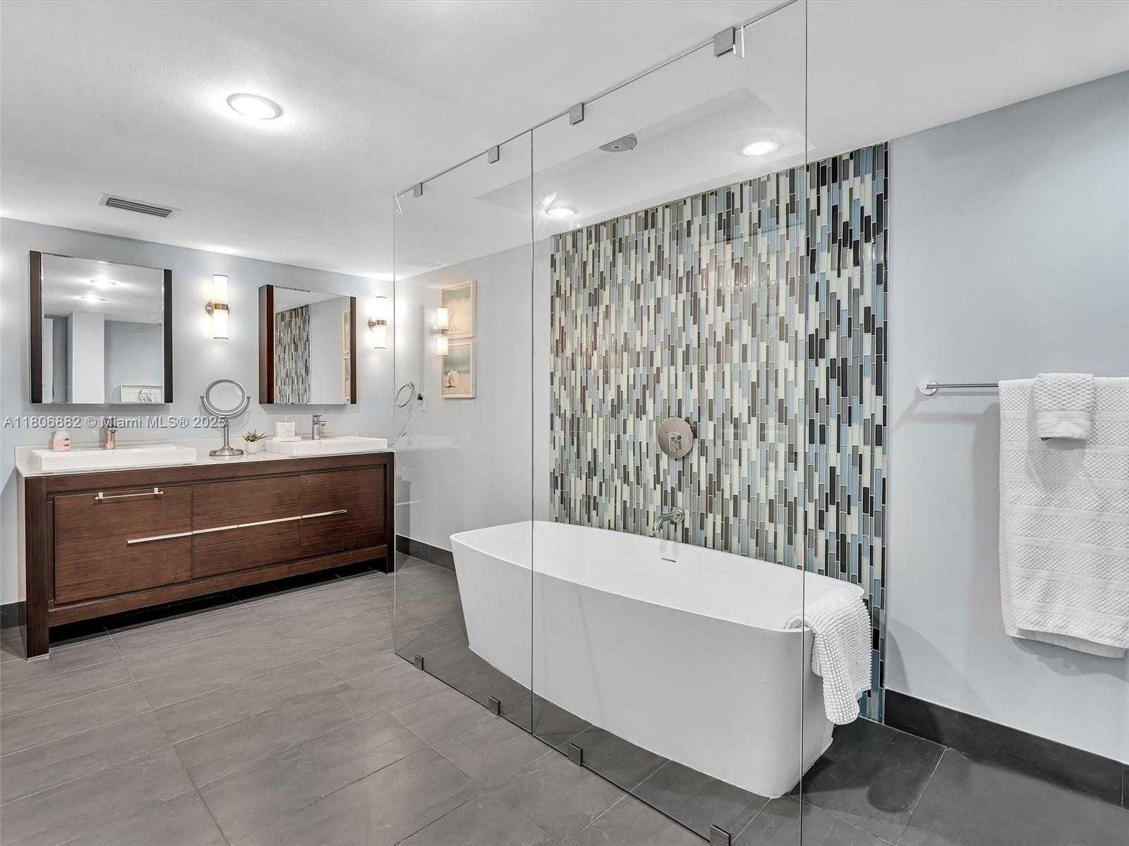 Small Image of 6423 #409, Miami Beach Number 41