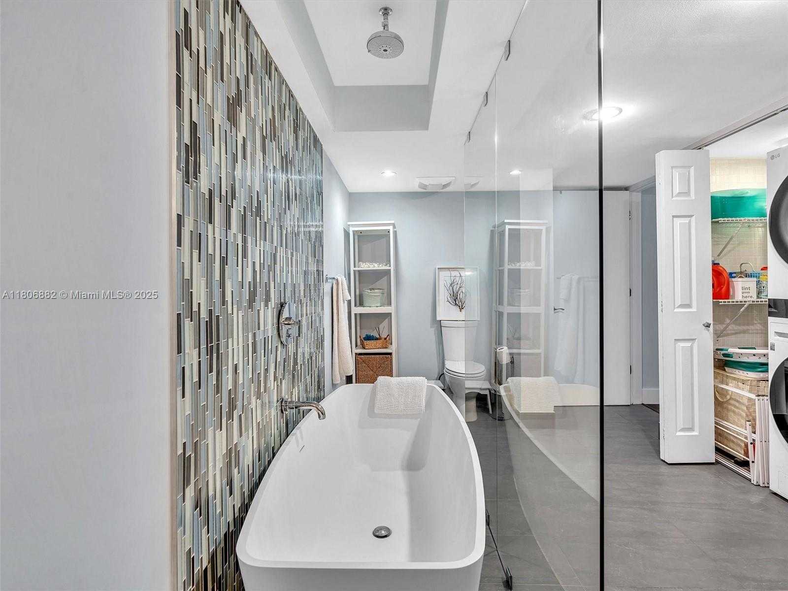 Small Image of 6423 #409, Miami Beach Number 43