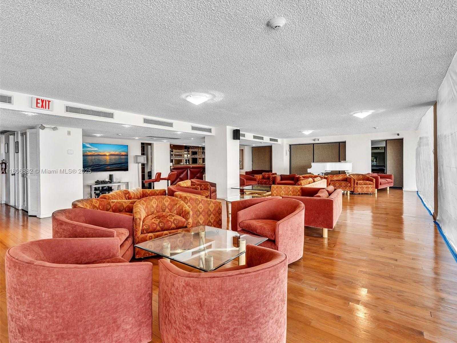 Small Image of 6423 #409, Miami Beach Number 49