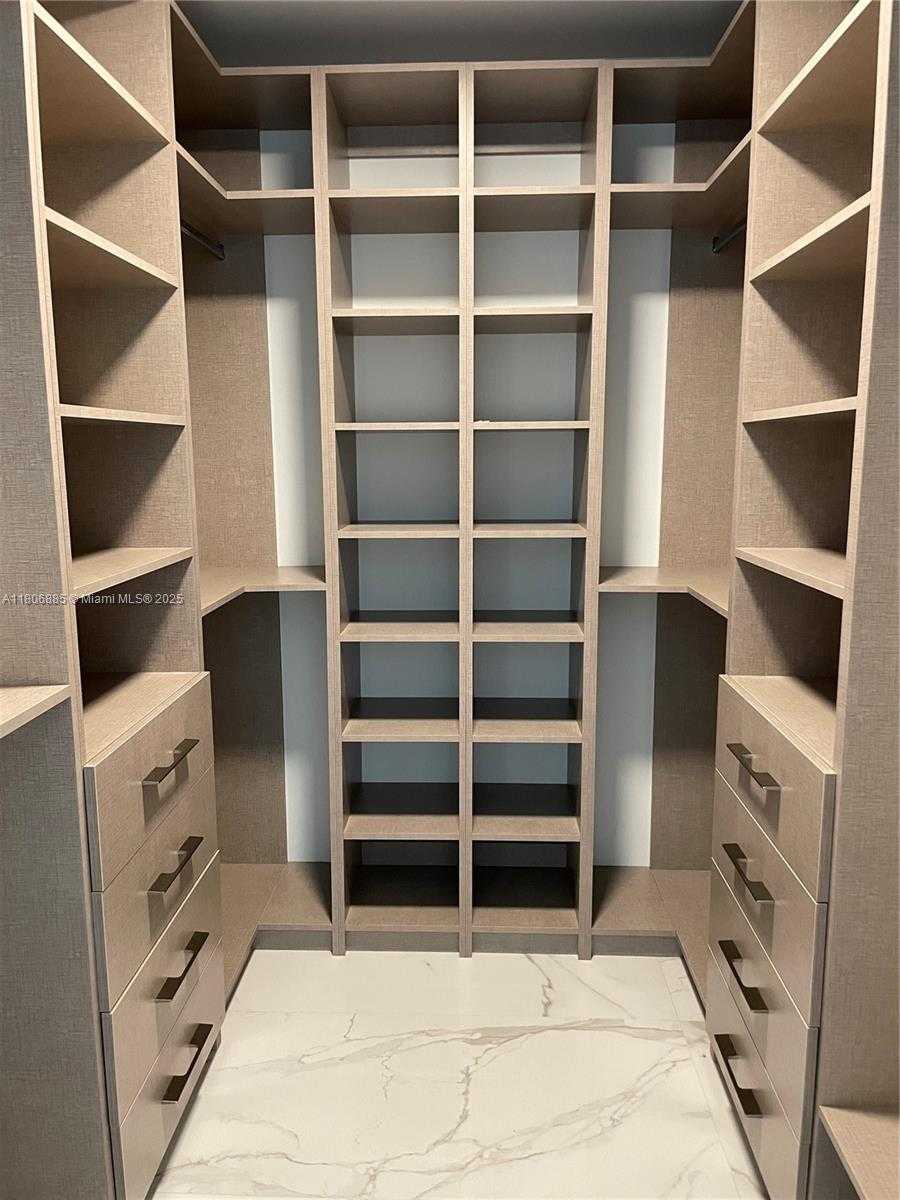 Imagen de Pequeño Objeto