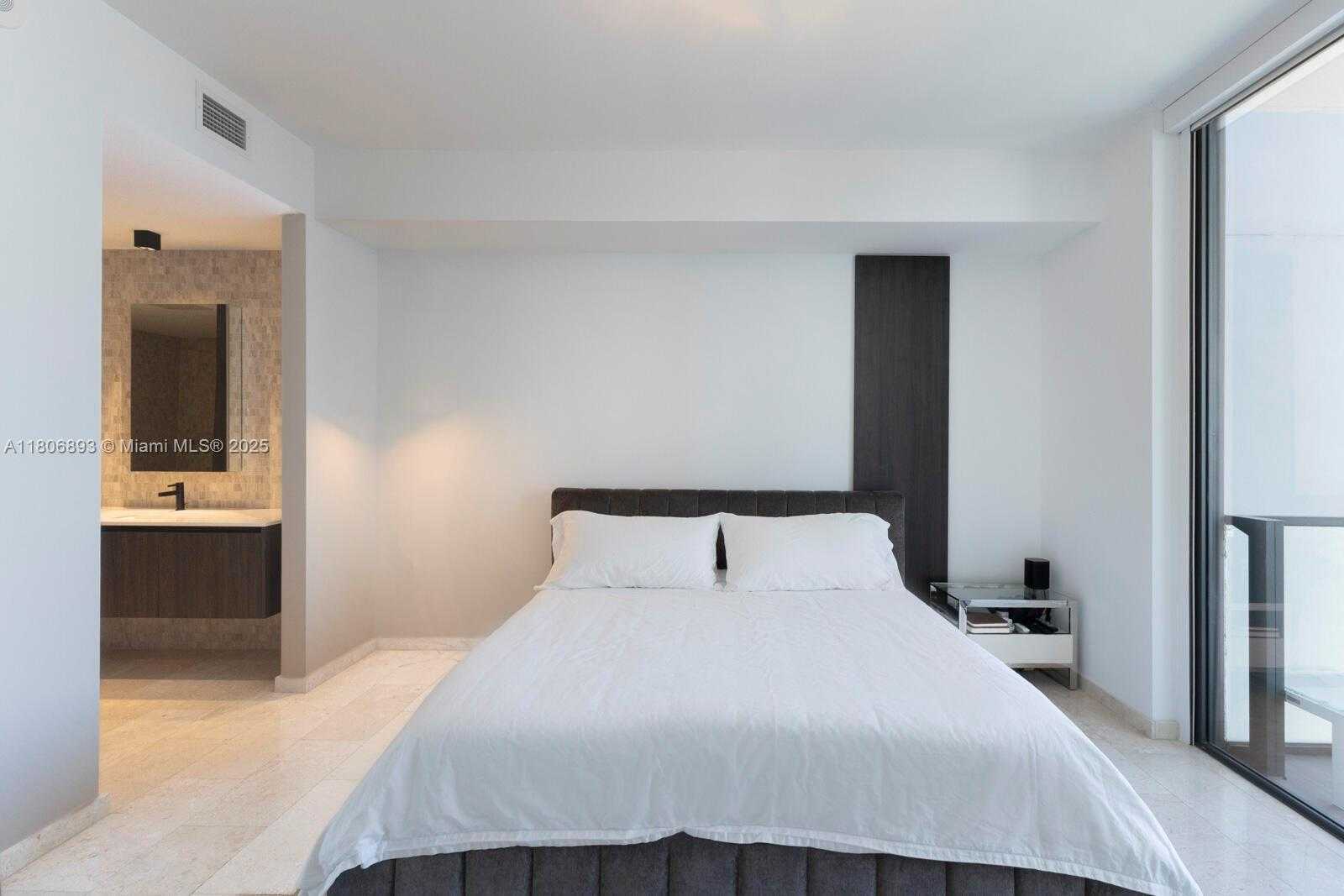 Small Image of 88 SOUTH WEST 7TH ST #2707, Miami Number 14