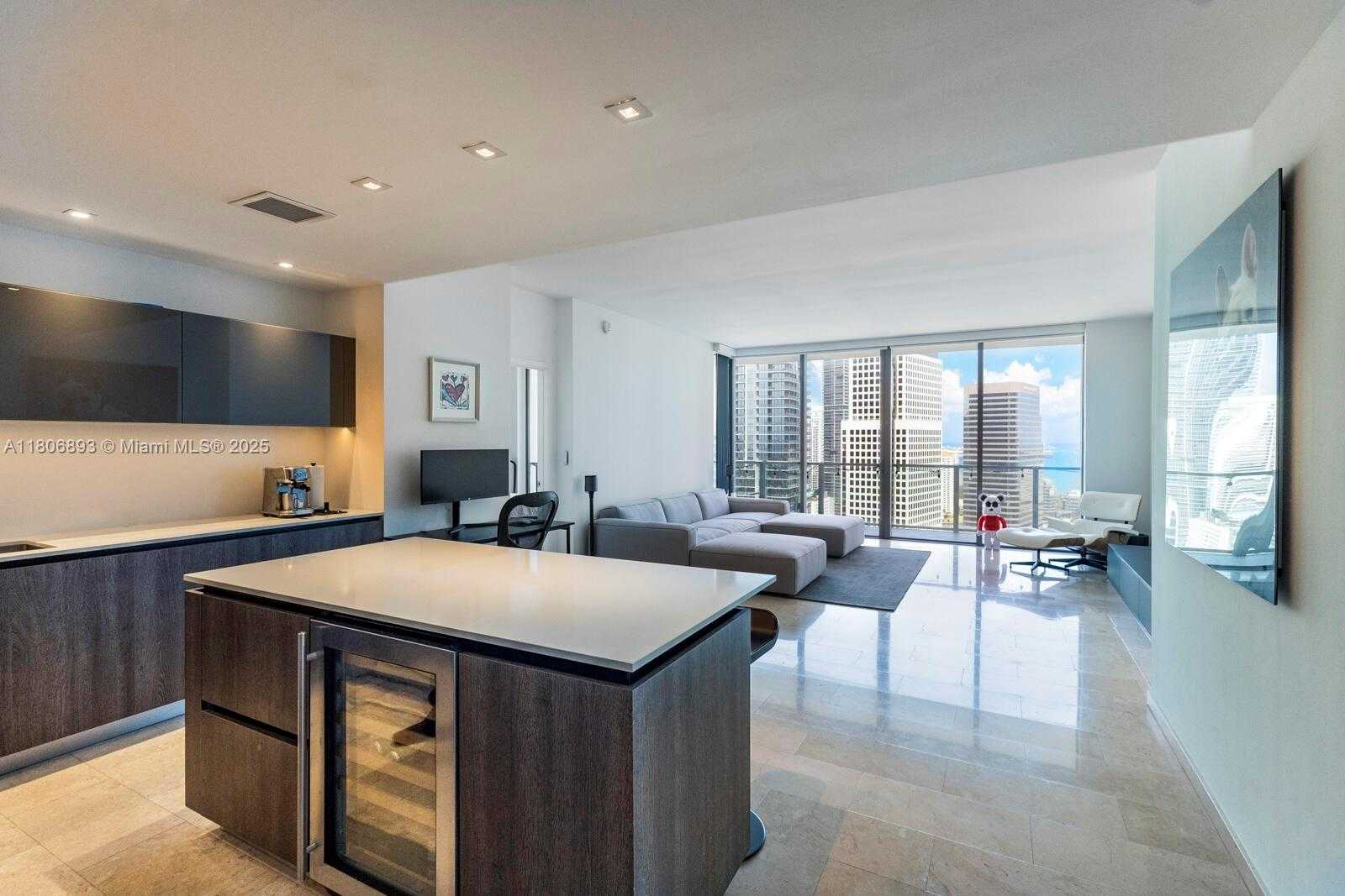 Small Image of 88 SOUTH WEST 7TH ST #2707, Miami Number 2