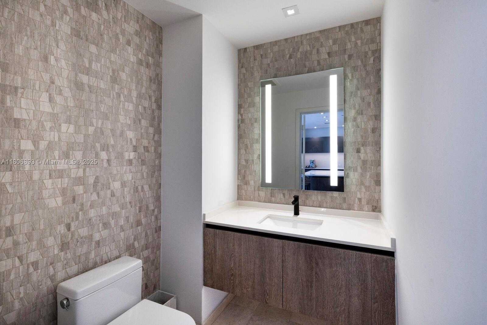 Small Image of 88 SOUTH WEST 7TH ST #2707, Miami Number 6