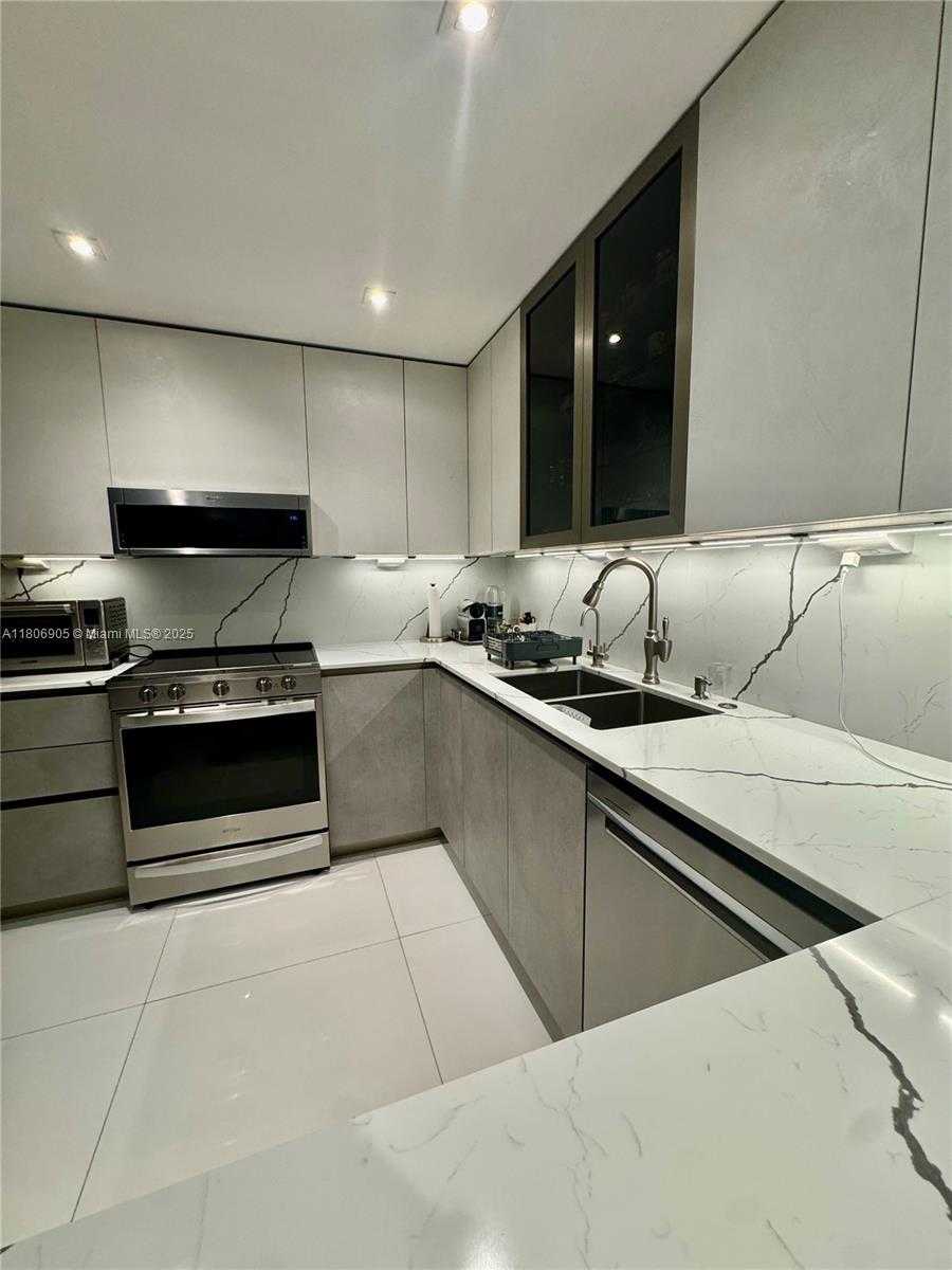 Small Image of 9801 COLLINS AVE #19J, Bal Harbour Number 2