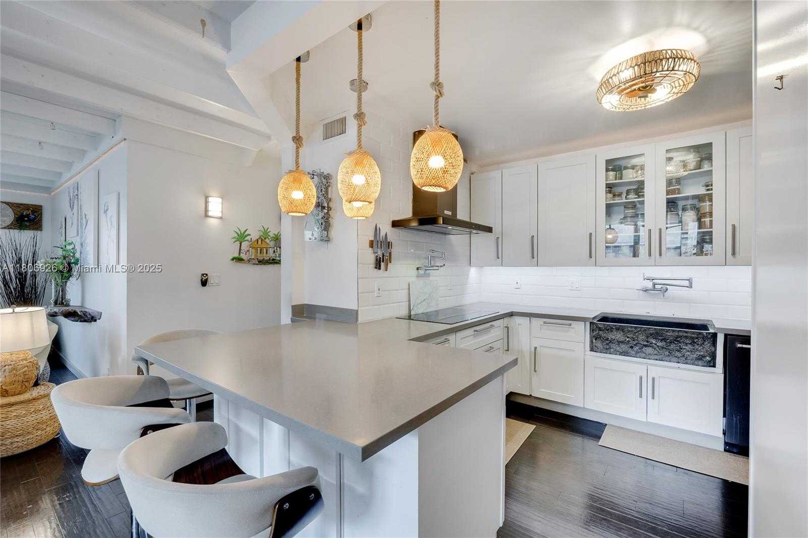 Small Image of 1601 SOUTH OCEAN DR #106, Hollywood Number 2