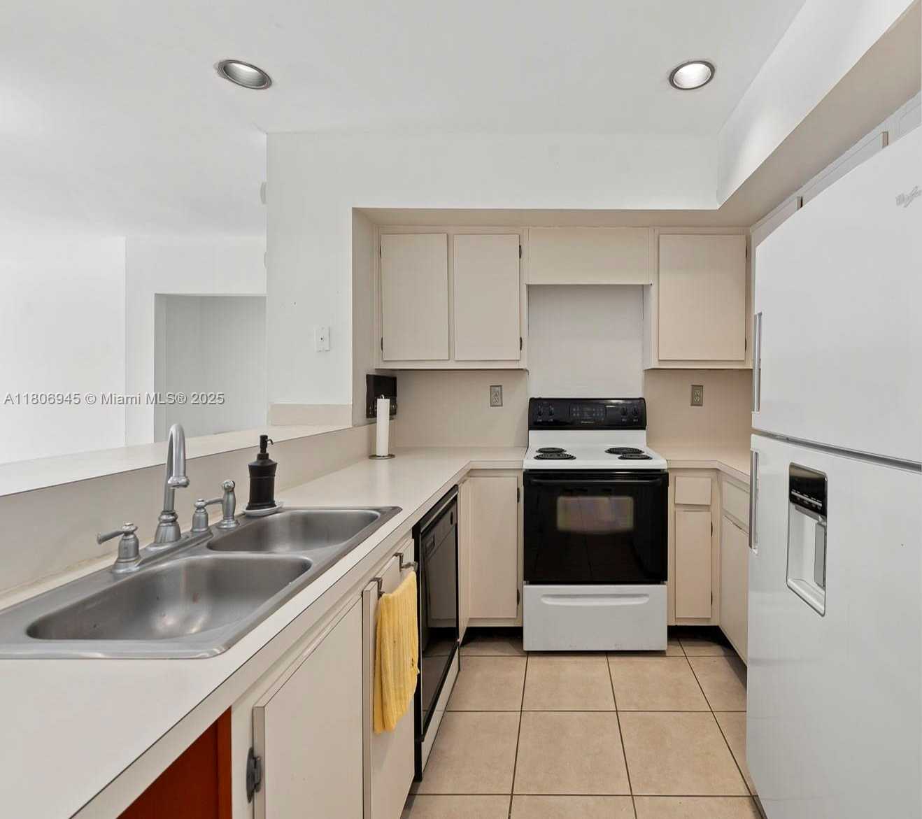 Small Image of 16380 BRIAR PATCH PL, Miami Lakes Number 11
