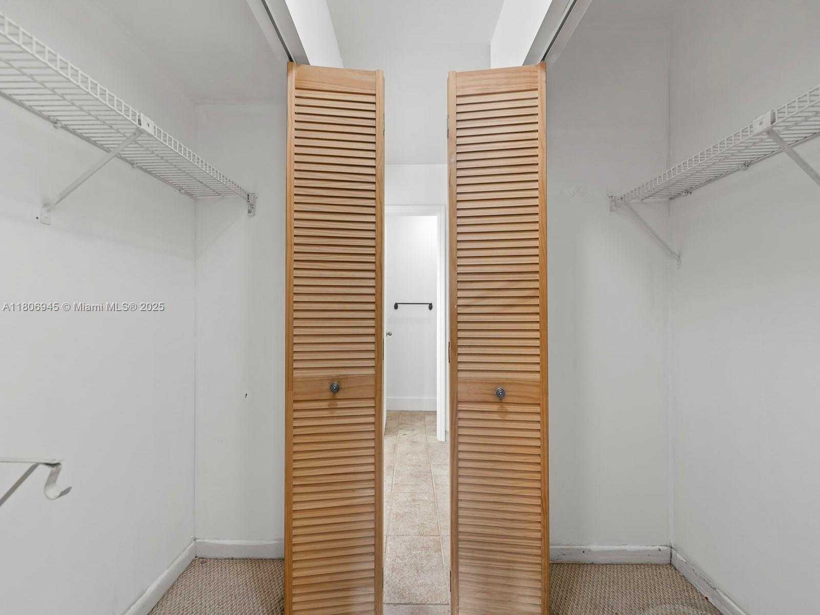 Small Image of 16380 BRIAR PATCH PL, Miami Lakes Number 17