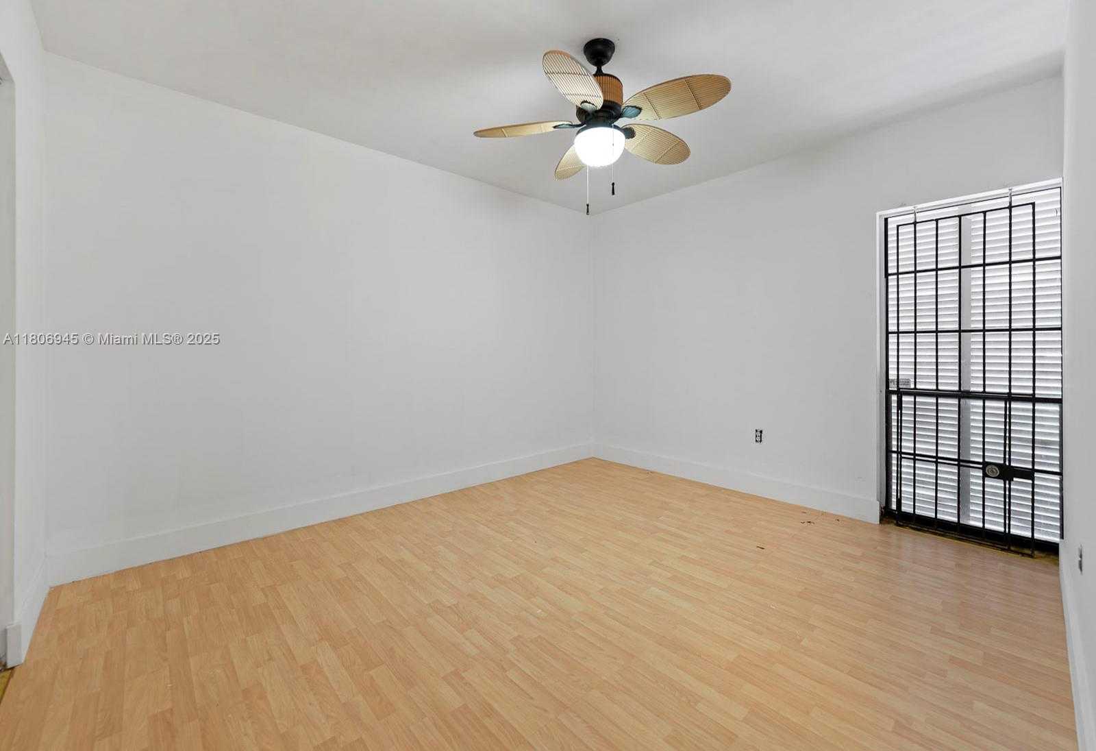Small Image of 16380 BRIAR PATCH PL, Miami Lakes Number 24