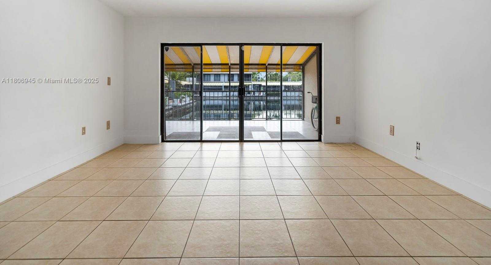 Small Image of 16380 BRIAR PATCH PL, Miami Lakes Number 26