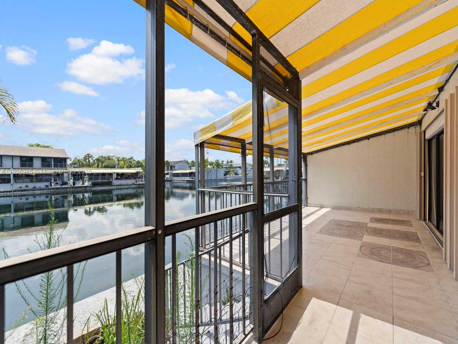 Small Image of 16380 BRIAR PATCH PL, Miami Lakes Number 27