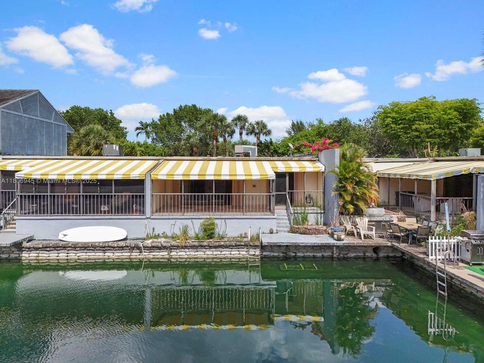 Small Image of 16380 BRIAR PATCH PL, Miami Lakes Number 3