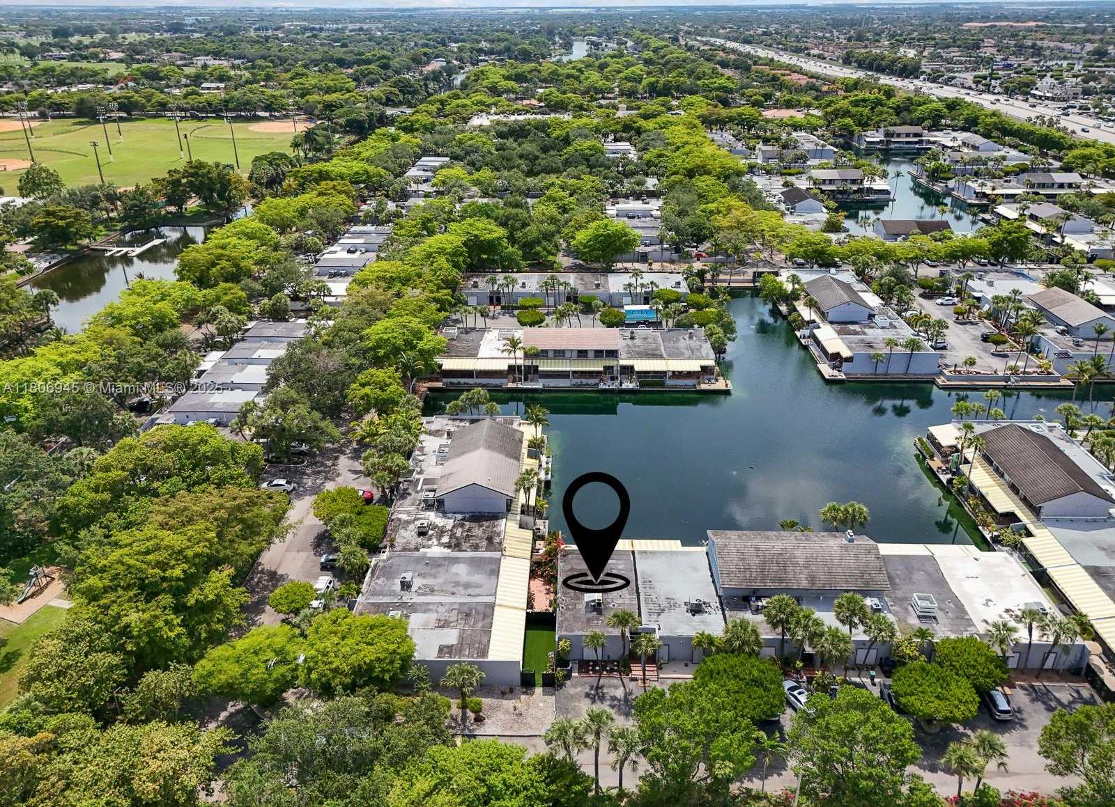 Small Image of 16380 BRIAR PATCH PL, Miami Lakes Number 31