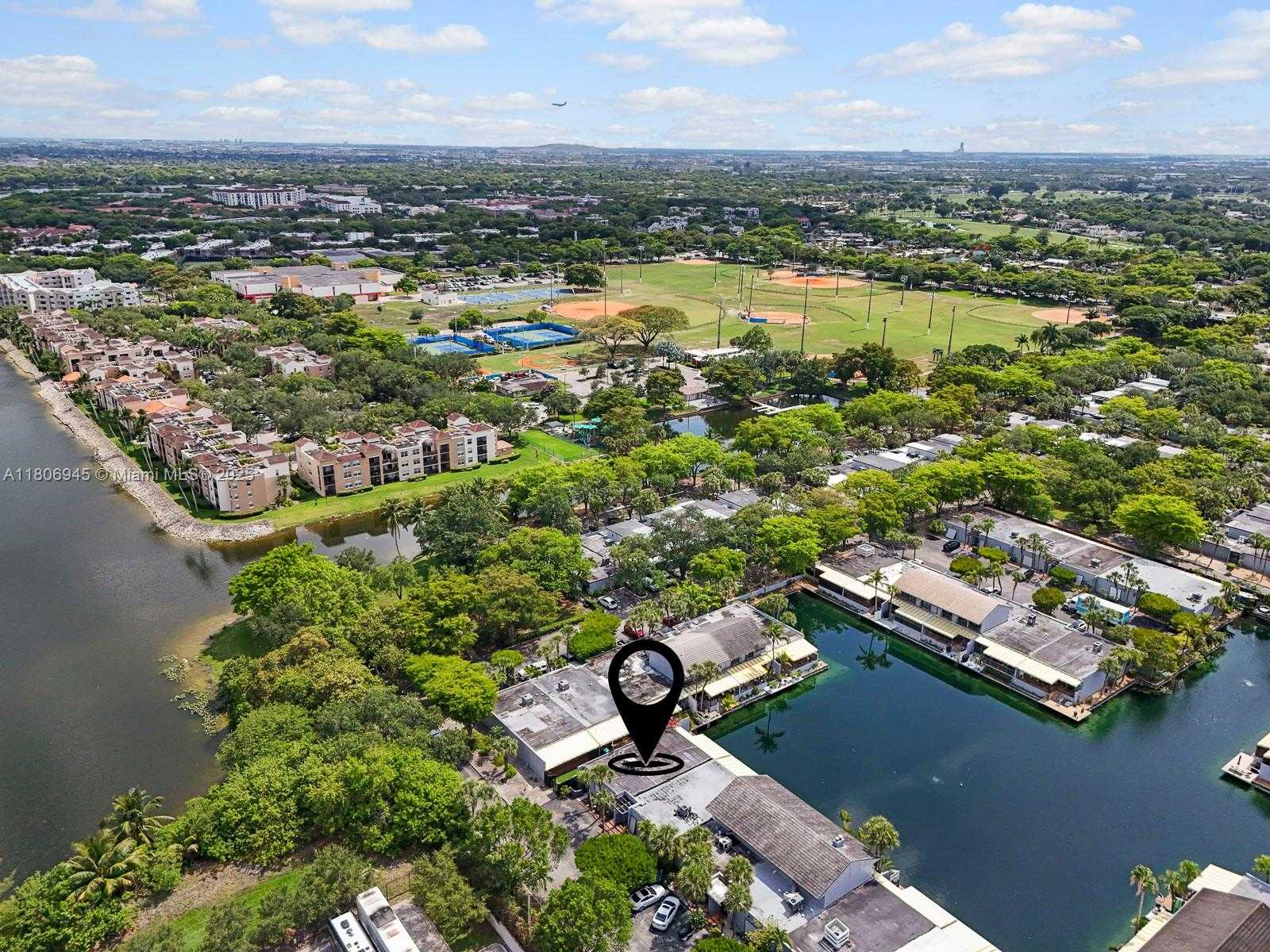 Small Image of 16380 BRIAR PATCH PL, Miami Lakes Number 32