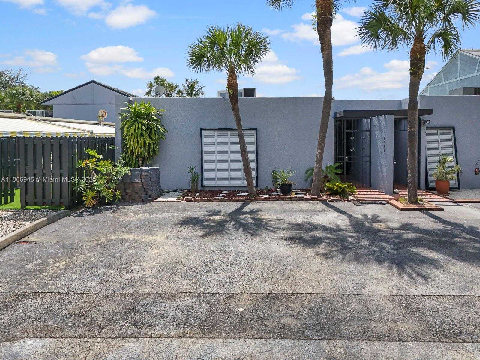 Small Image of 16380 BRIAR PATCH PL, Miami Lakes Number 35